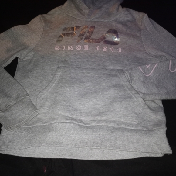 Girls fila hoodie - Picture 1 of 4